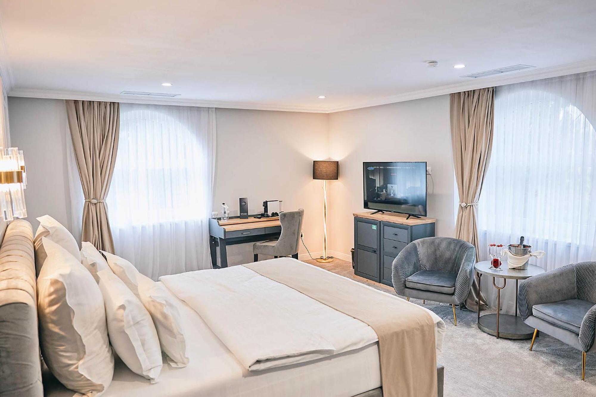 Lacul Verde Resort Ploieşti Kültér fotó